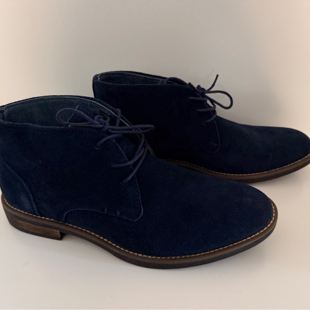 Men's Suede Chukka Boots in Deep Navy